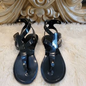 T-strap sandals